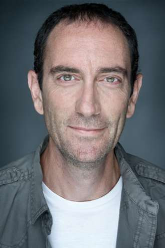 Paco Ochoa as Pau Casals / George Orwell / General Mola in 1936