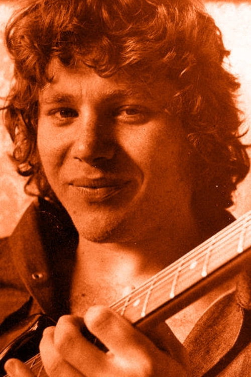 Yitzhak Klepter as Singer Cameo in Lena