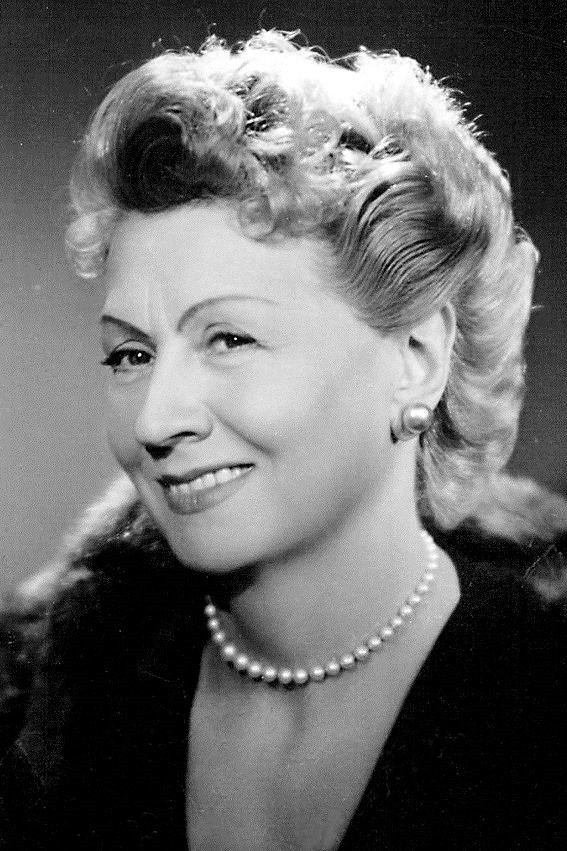 Valentine Tessier as Geltrude in Maddalena