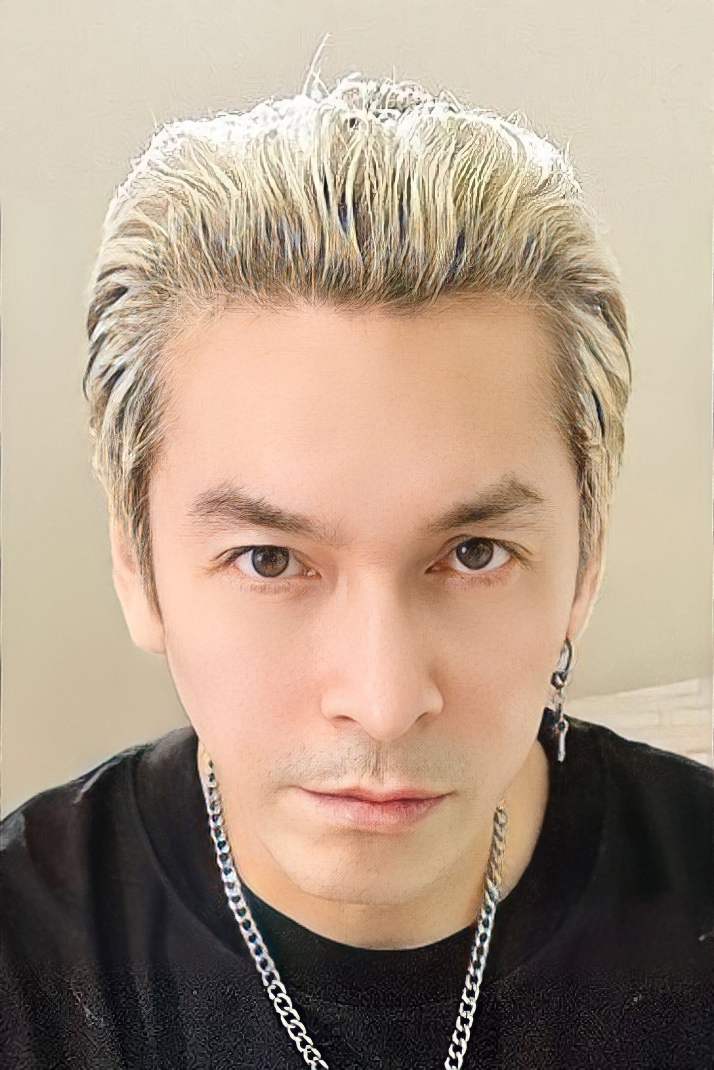 อานนท์ สายแสงจันทร์ as Madame Pauly in Boyband