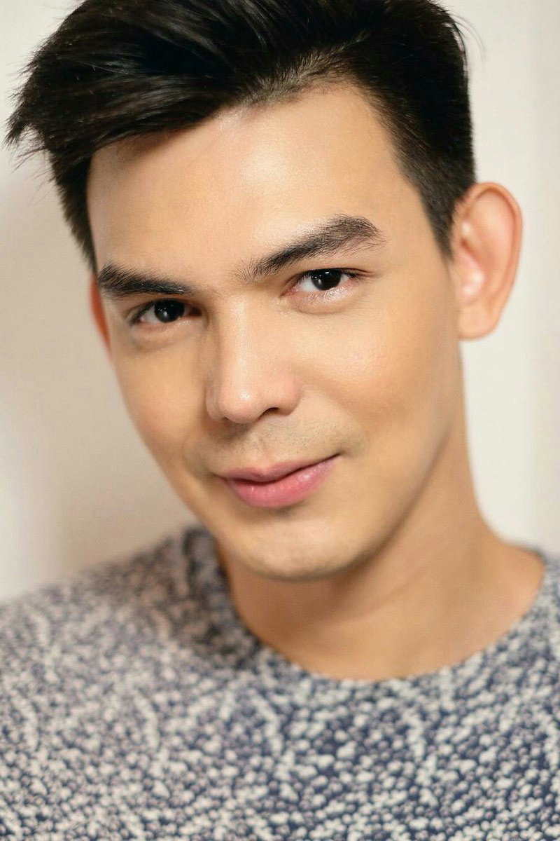 Dion Ignacio as Dags de Leon in Ngayon at Kailanman
