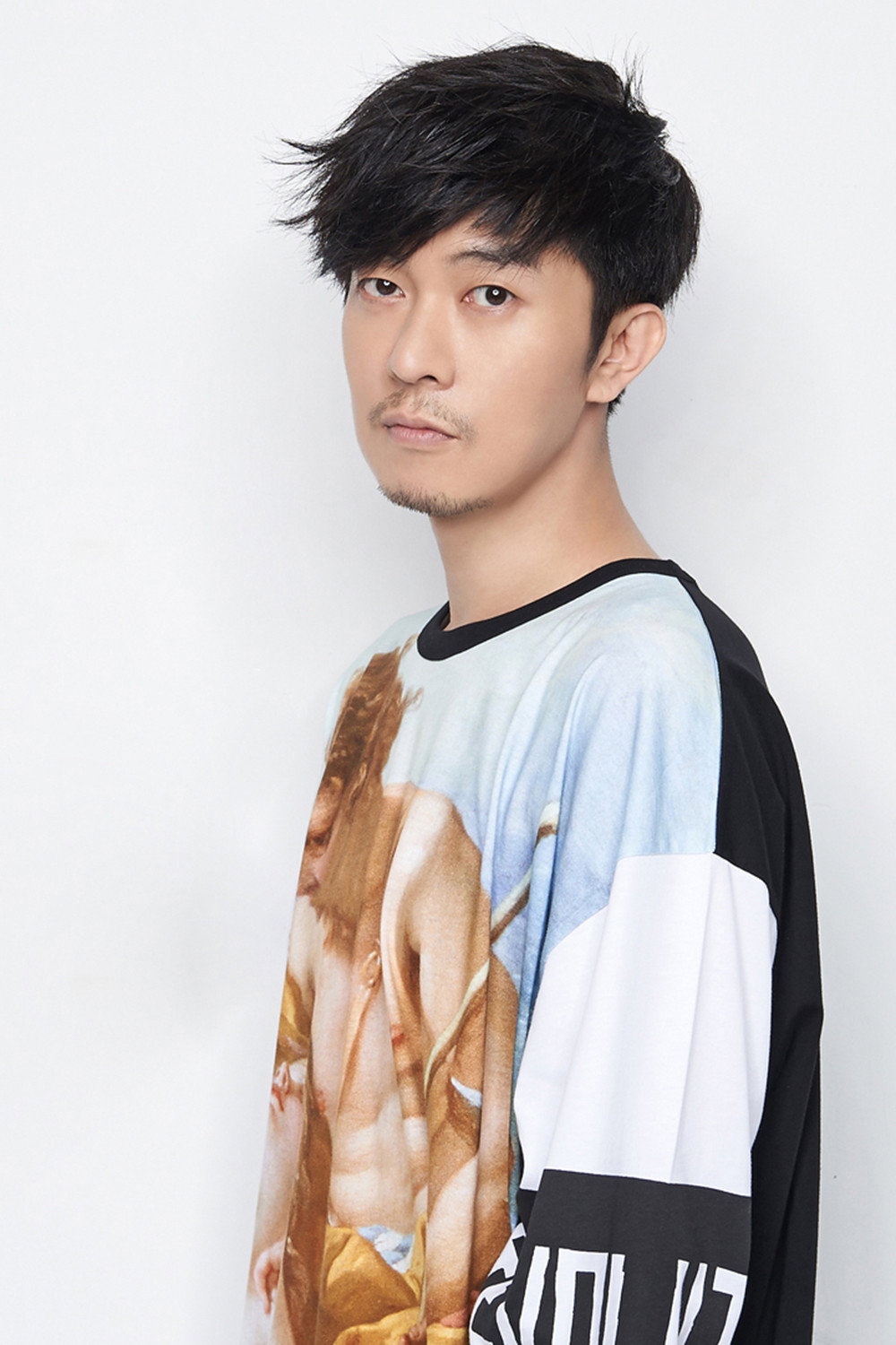윤건 as DJ Captain in Love Frequency 37.2