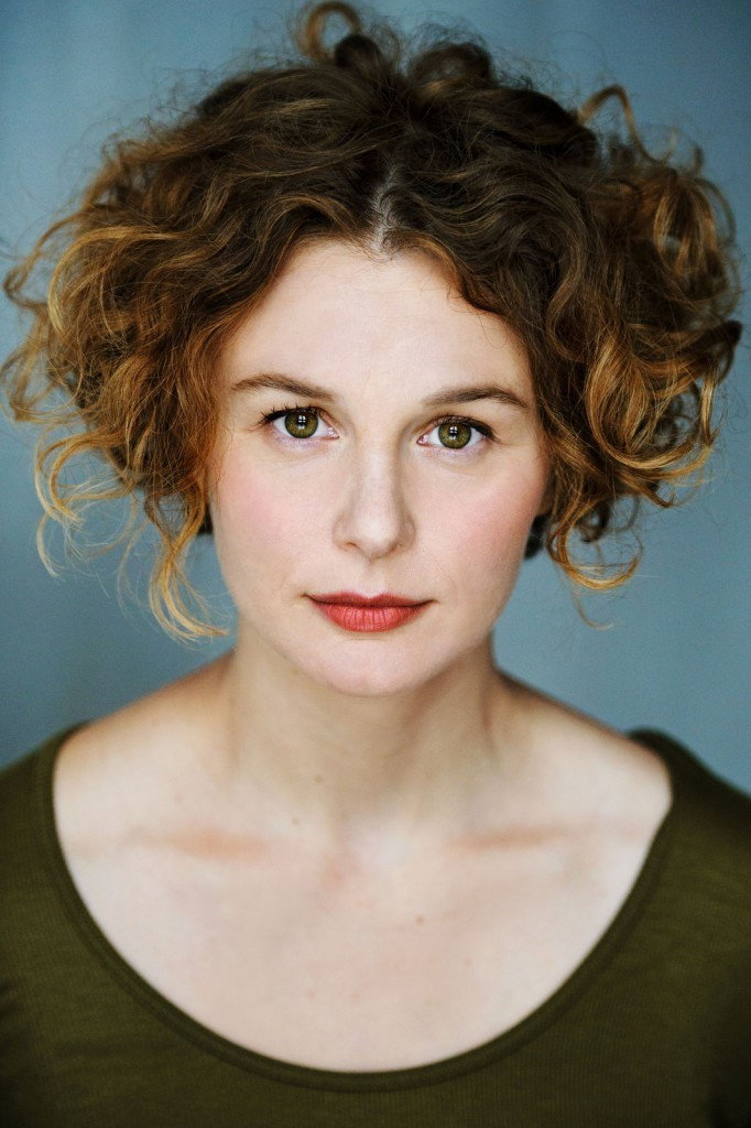 Anna Maria Sturm as Elisa Jansen in Herzstolpern