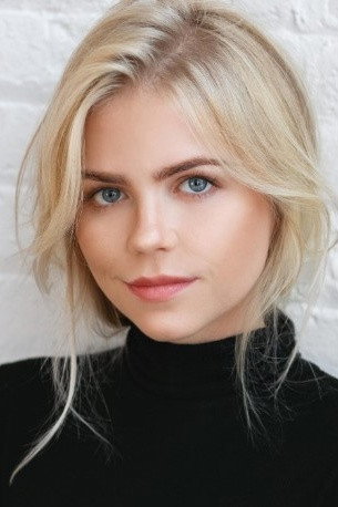 Kaya Rosenthal as Jen in The Sandwich Line