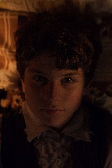 Henrique Rabelo as Julio in Doppelgänger