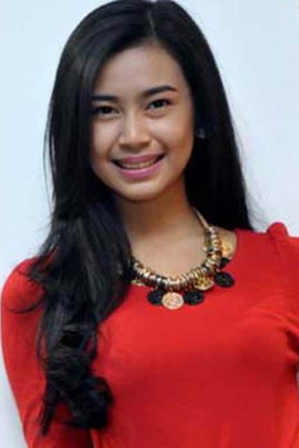 Silva Salsabila as Cindy Pacar Wira in Maju Kena Mundur Kena Returns