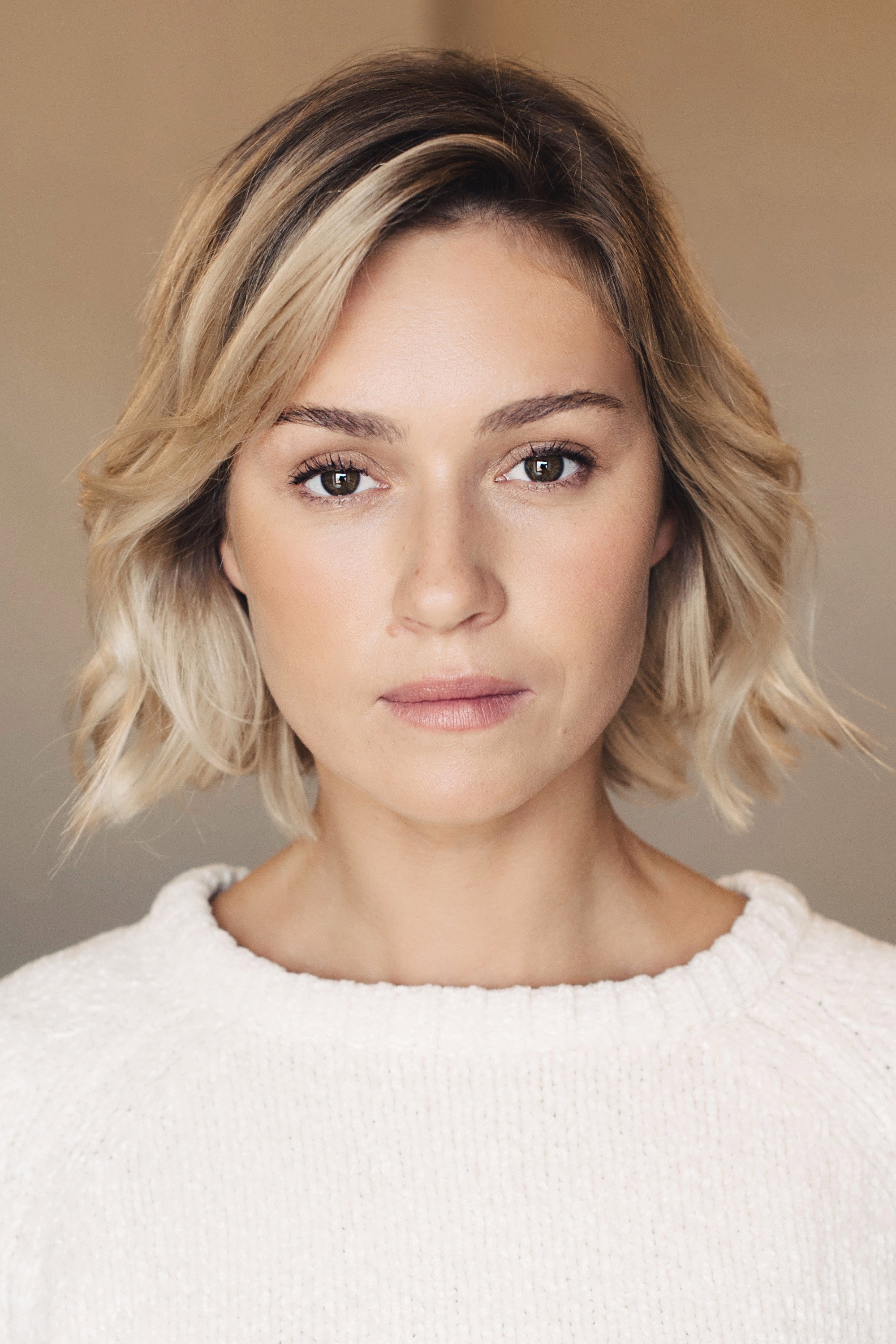 Ieva Andrejevaitė as Mira Titerova in Max Anger