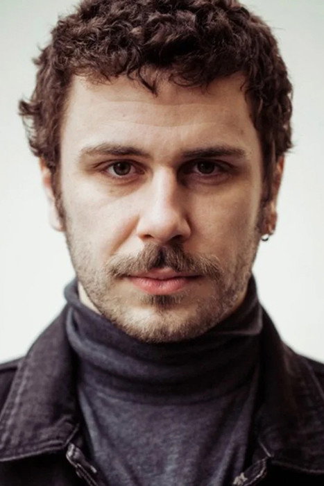 Théo Navarro-Mussy as Arthur in Irresistible
