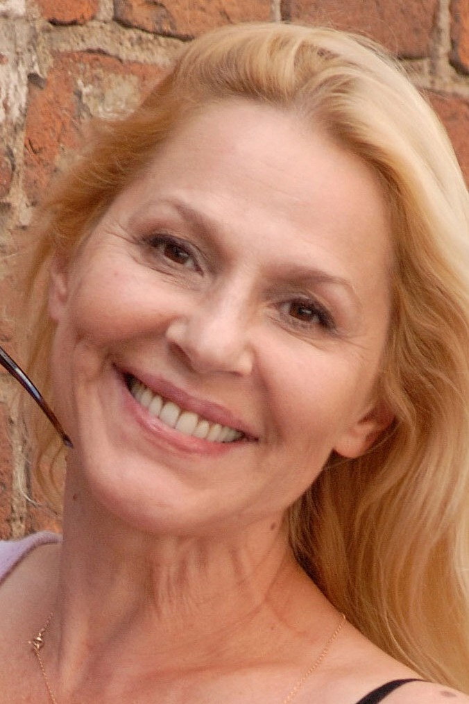 Анна Каменкова as Elena Nechaeva in Visit to the Minotaur