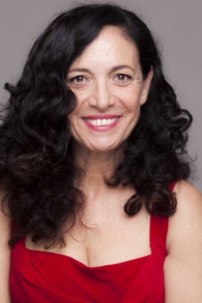 Inma Pérez-Quirós as Fabiana Aguado in Acacias 38