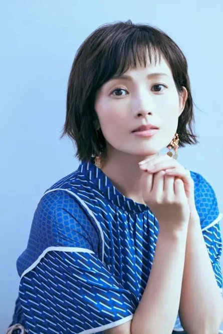 安倍なつみ as Arimura Tomomi in Prison Girl