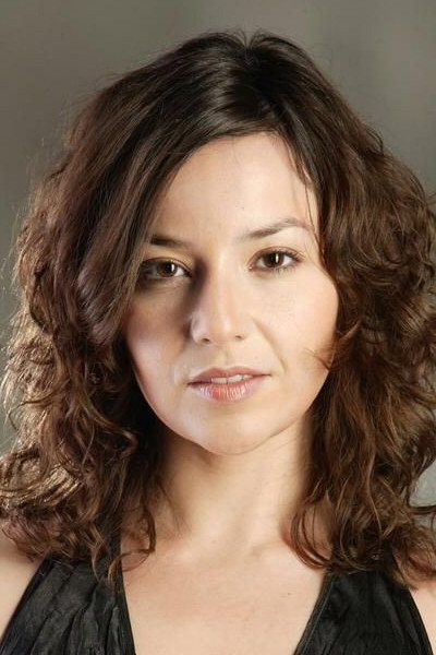 Adela Secall as Gloria Cisternas in Amanda