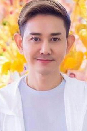 ไชยา มิตรชัย as Karawek Siangwan in Mon Ruk Pleng Pee Bok