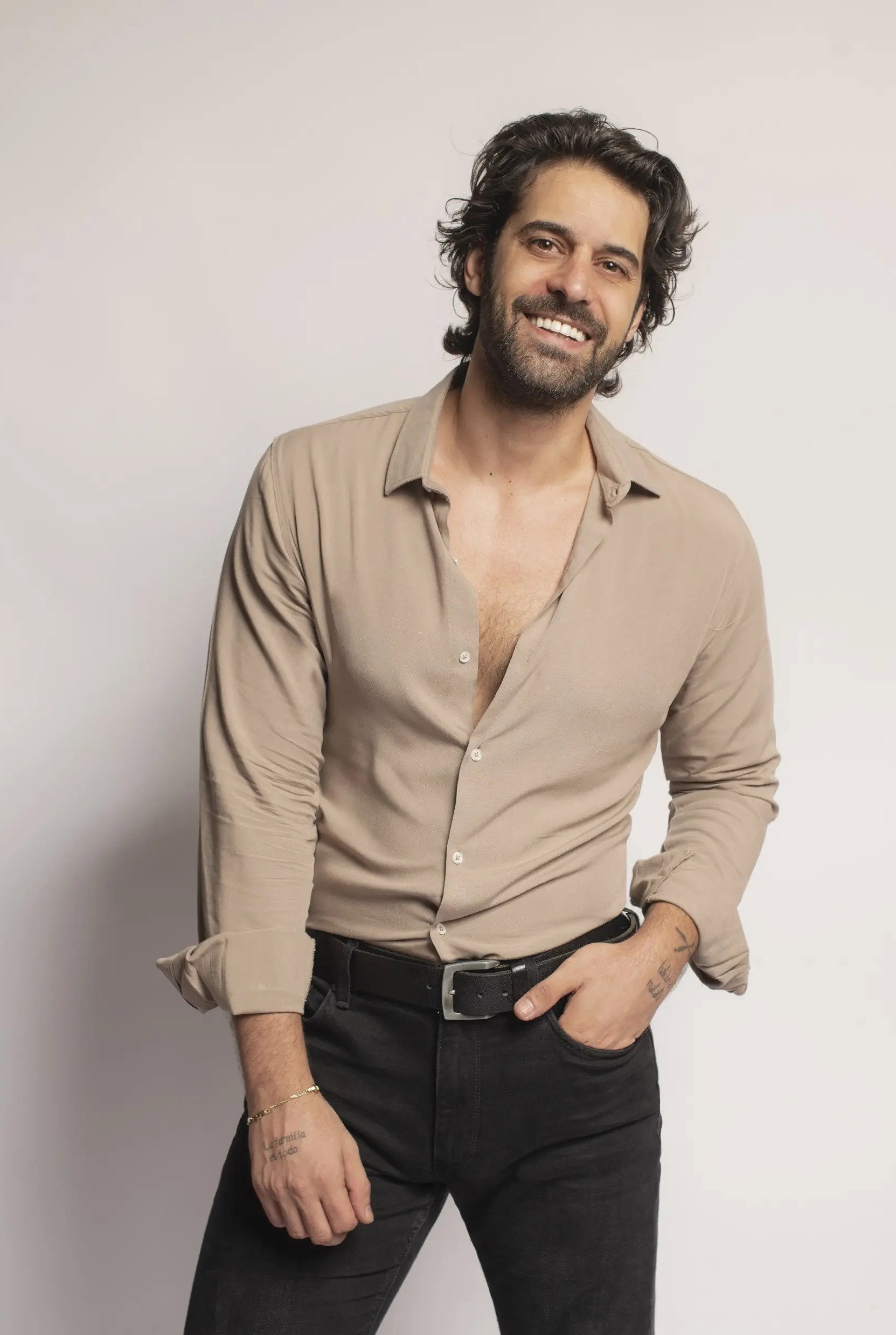 Yiğit Dikmen as Engin Akarcalı in Hayat Mucizelere Gebe