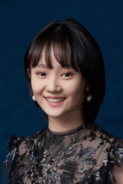 方郁婷 as Liu Zhen-zhen in The Post-Truth World