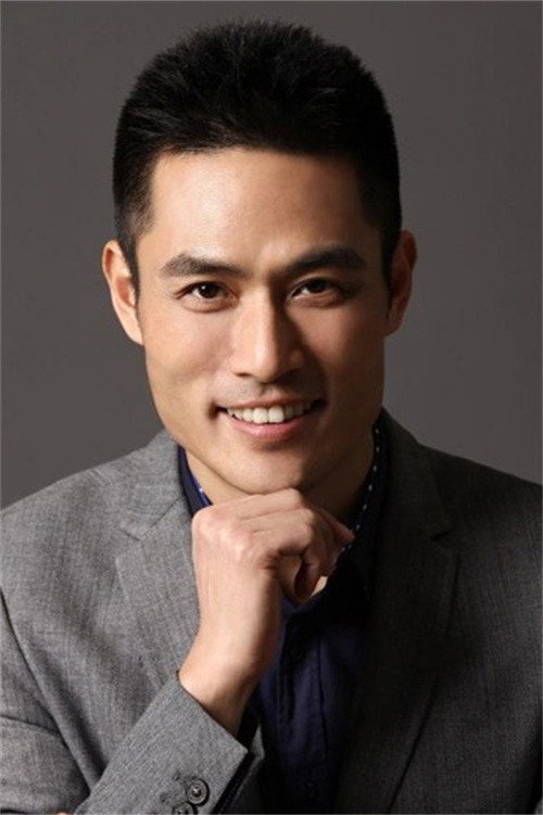 Liu Jialiang as Qian Heren in 愤怒的摄影师