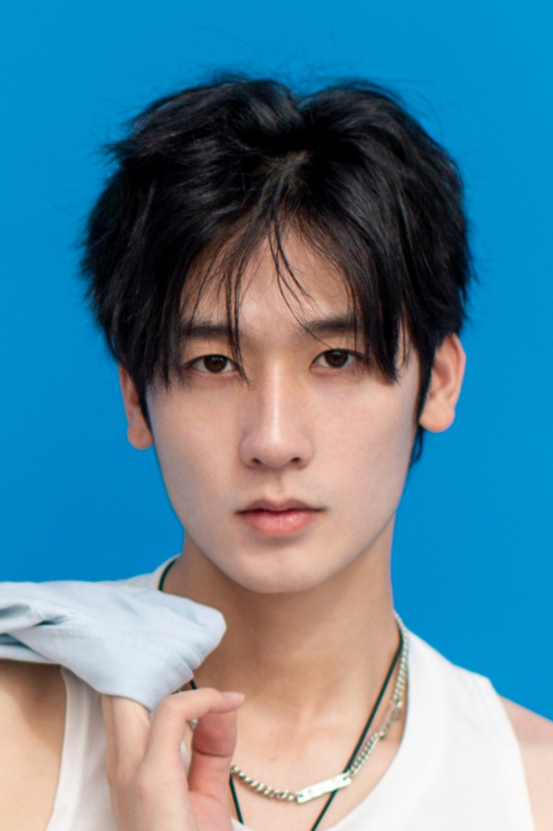毛宽仁 as Qi Lu in Police Tactical Unit