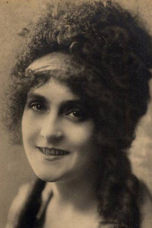 Fabienne Fabrèges as Élisabeth Dollon in Fantômas