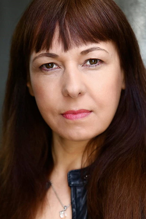 Sara Dee as Woods look-alike in Room 36