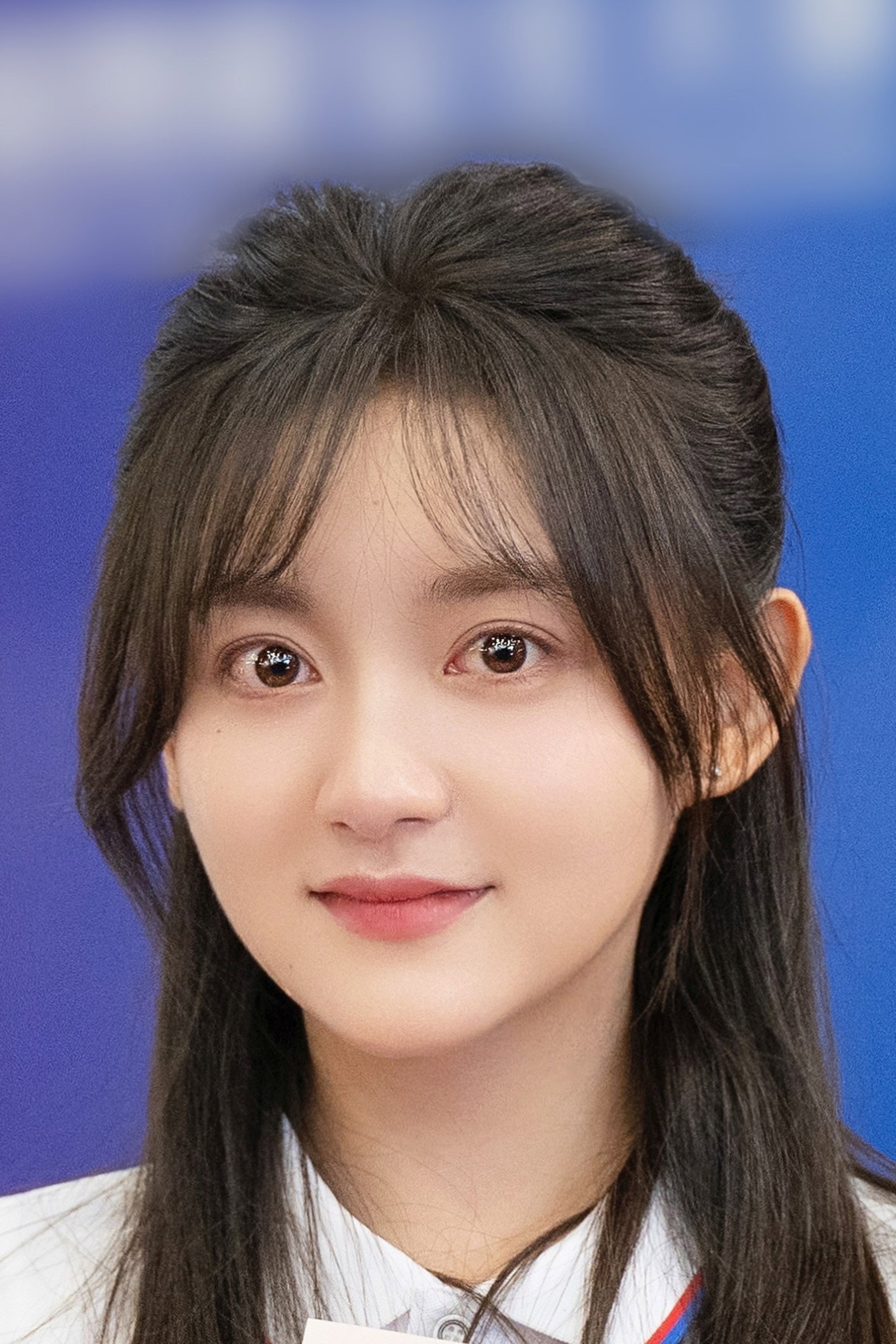 Tu Zhiying as Zhou Shiyun in Summit of Our Youth