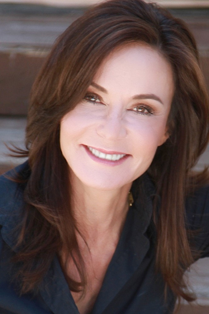 Wendy Hoffmann as Lynn in Tina and the Professor