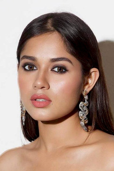 Jannat Zubair Rahmani as Salima in What Will People Say