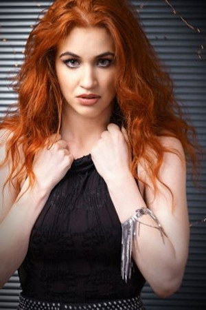 Alix Maria Taulbee as Trudy in 95ers: Time Runners
