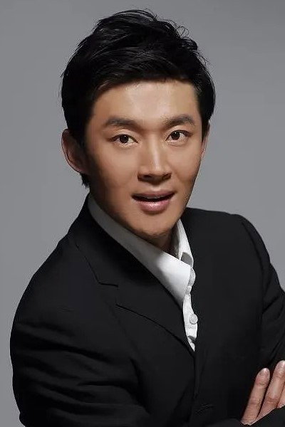 曹磊 as Qiao Jin in 猎金行动
