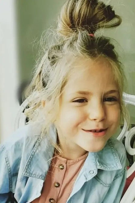 Cansın Mısırlı as Sinem in A Mother's Love