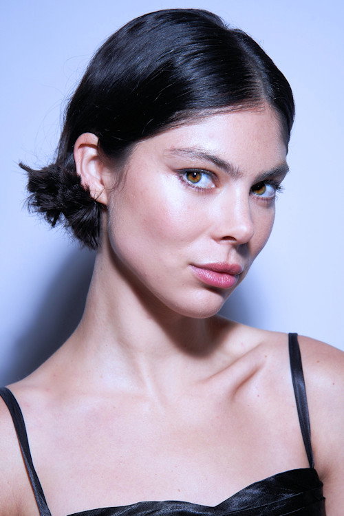 Azizi Donnelly as Robyn in High Stakes Holiday