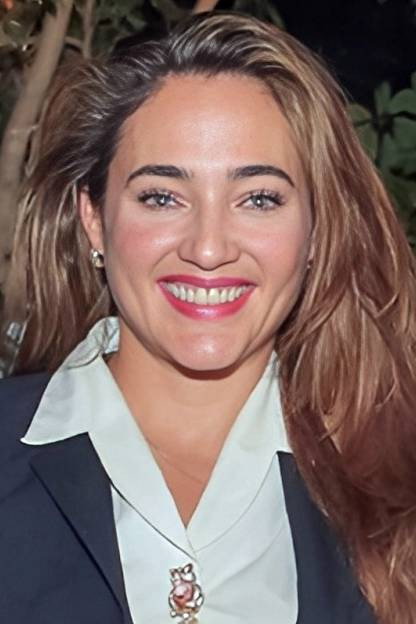 Jenny Lore as Ángela in Don de Dios