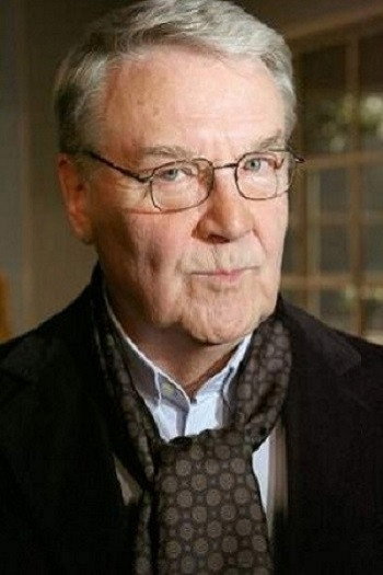 Leonard Pietraszak as Leon Szymański in Capital, or How to Make Money in Poland