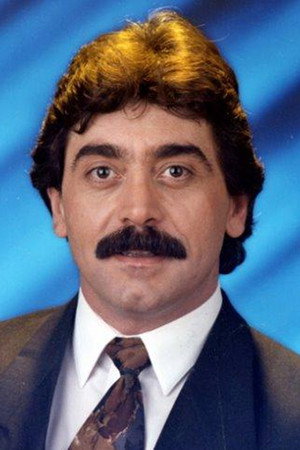 Juan Carlos Serrán as Perez in Cuando el poder es cabron