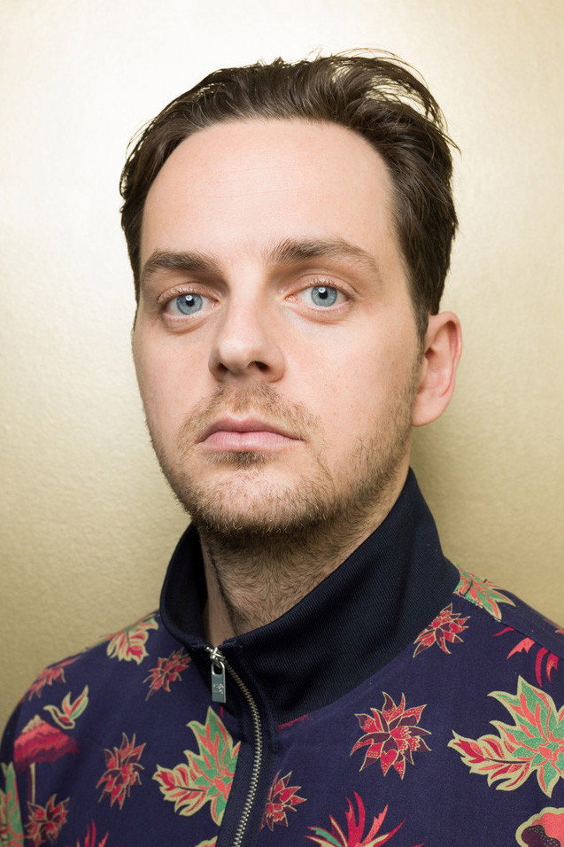 Yannick van de Velde as Tim in Rundfunk