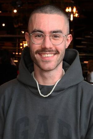 Jonatan Medart as Self in De rugzak