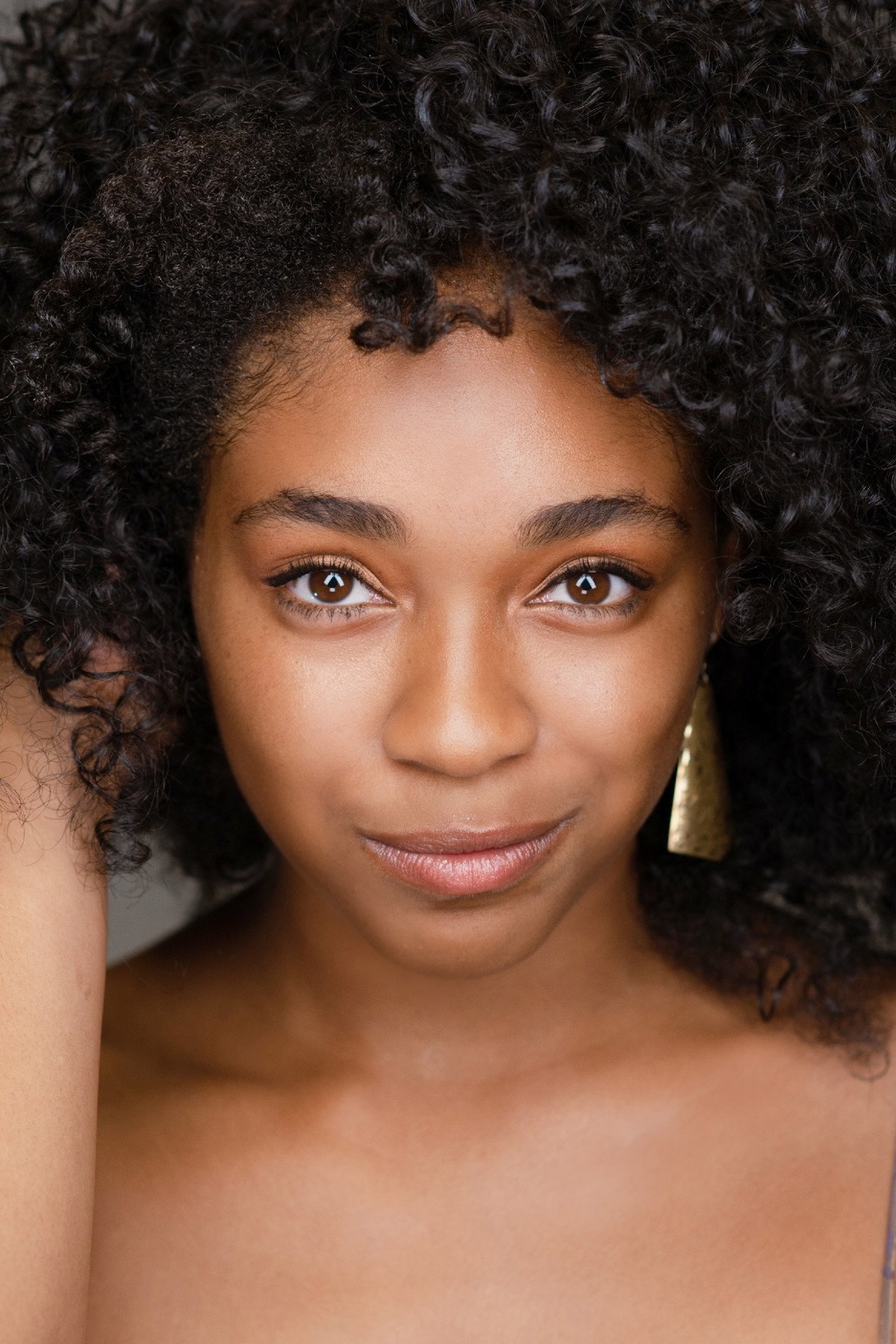 Simone Joy Jones as Lisa Wilkes in Bel-Air