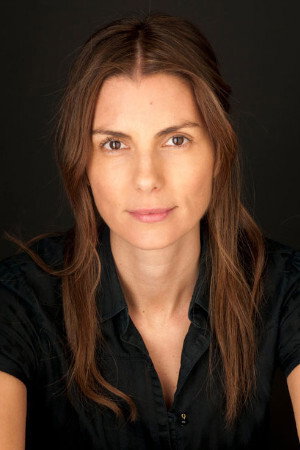 Joana Seixas as Leonor in Regresso a Sizalinda