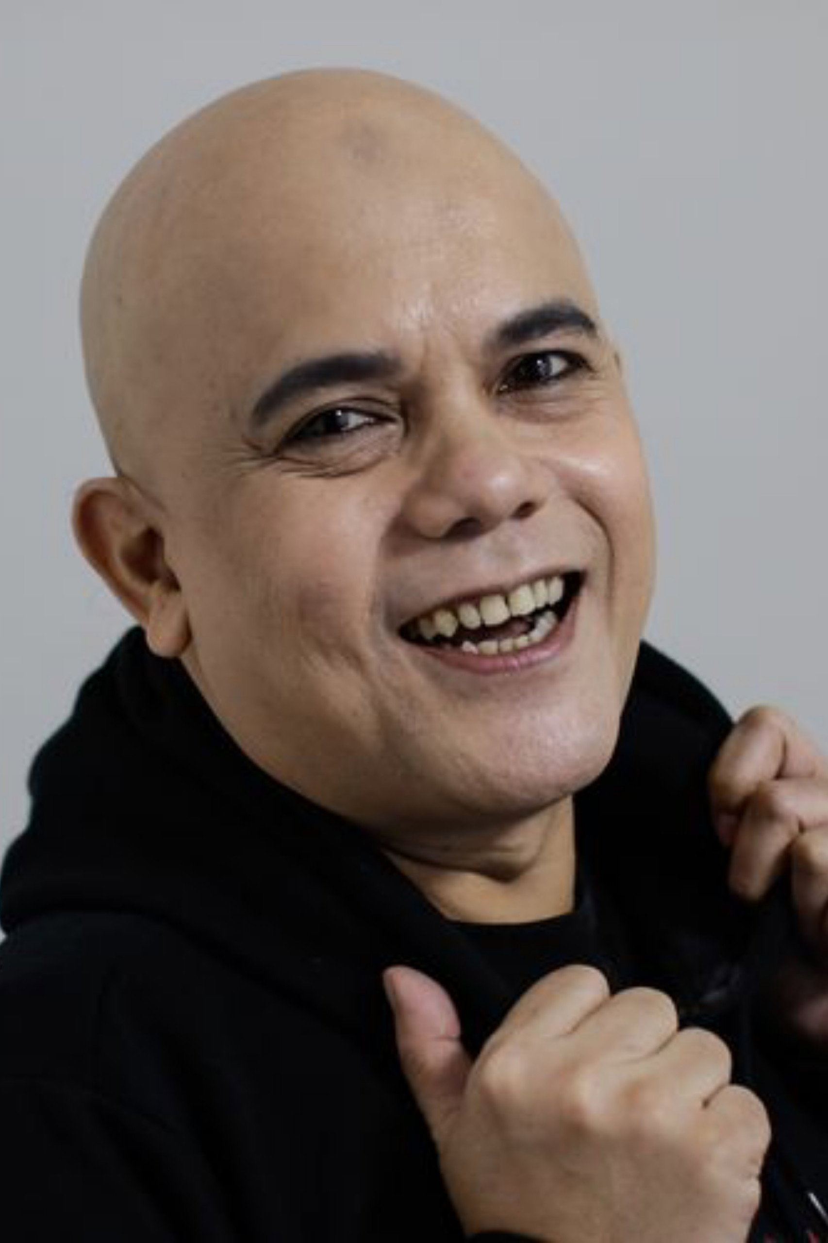 Ozy Syahputra as Ozy in Setan Botak di Jembatan Ancol