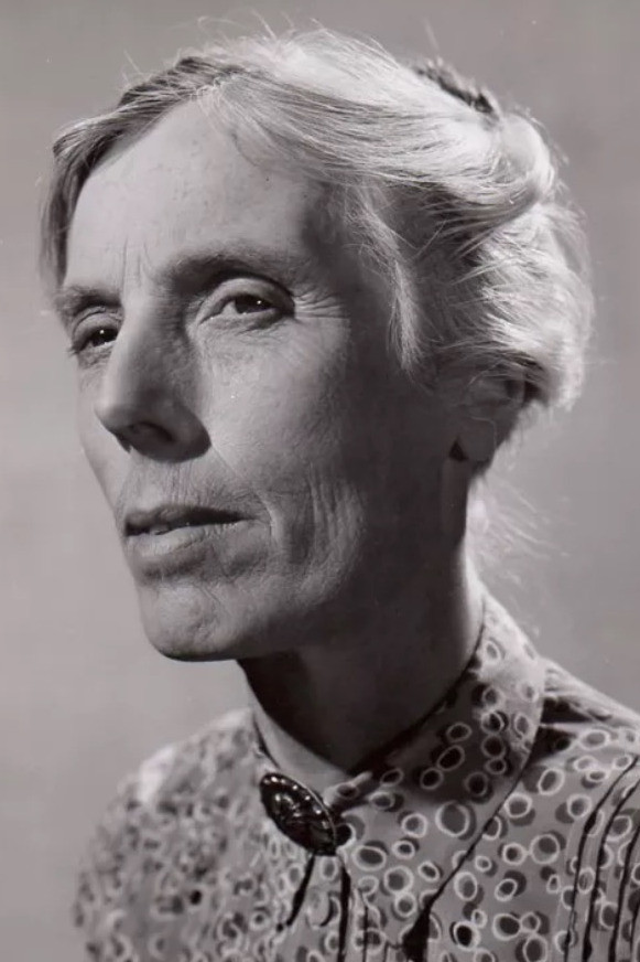 Eily Malyon as Kitty Fyffe in The Challenge
