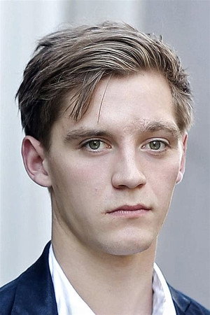 Jonas Nay as Stefan Baretzki in The Tattooist of Auschwitz