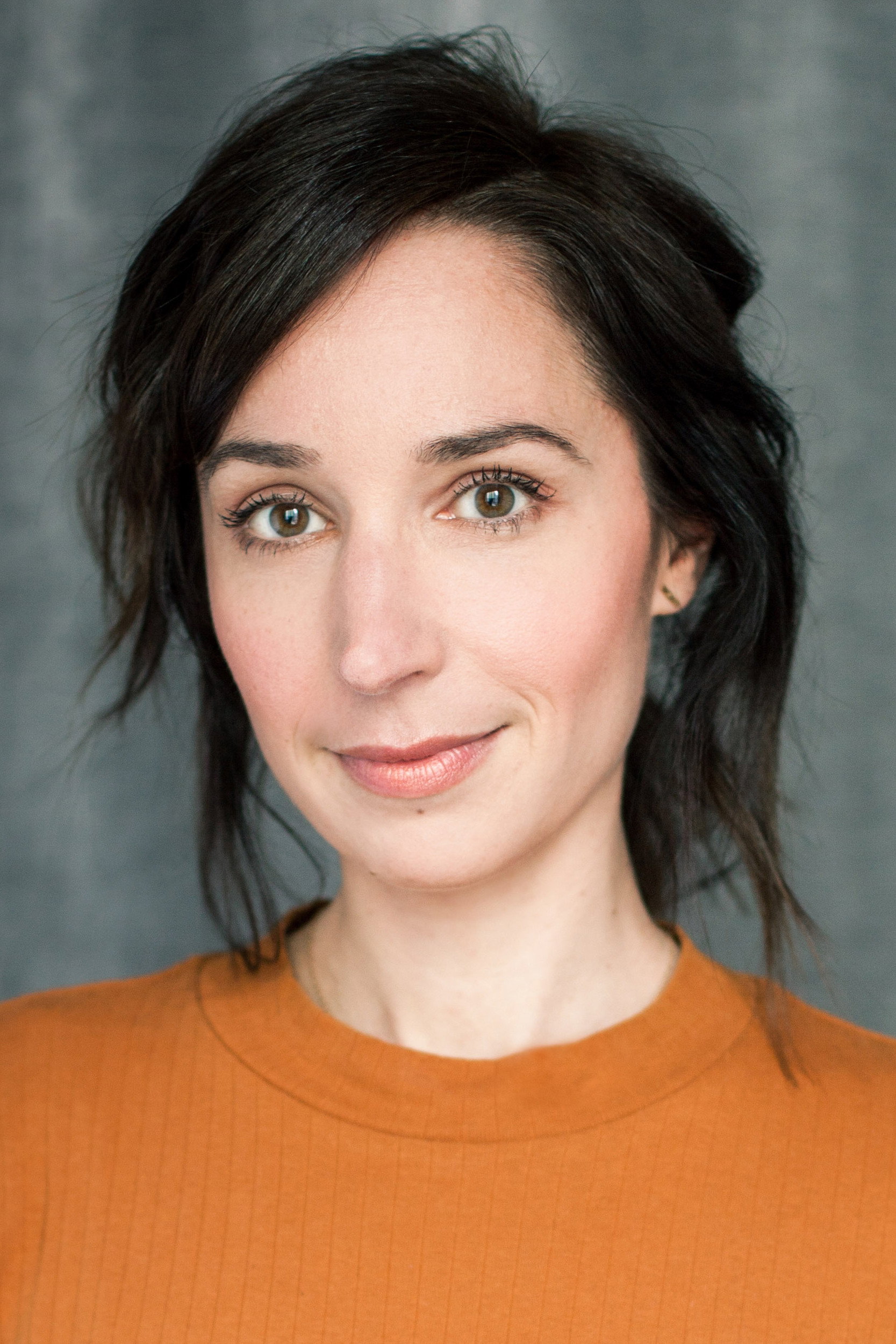 Marie-Claude St-Laurent as Infirmière in L'inconvénient