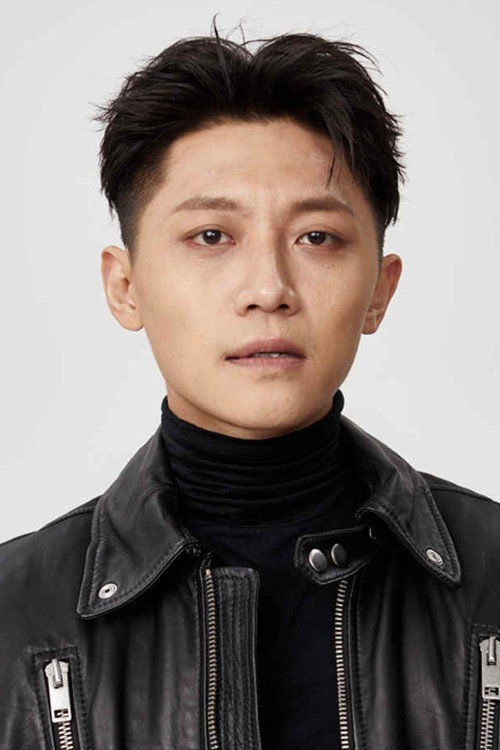 Hou Xuelong as 小汪 in Day and Night