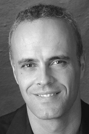 Sebastiano Busiri Vici as Giorgio, il direttore di banca in Days