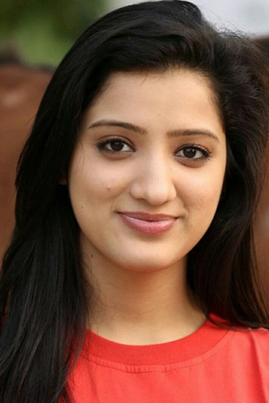 Richa Panai as Shruthi in Sandwich