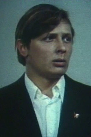 Александр Белина as Андрей in Don't Give Up the Queen