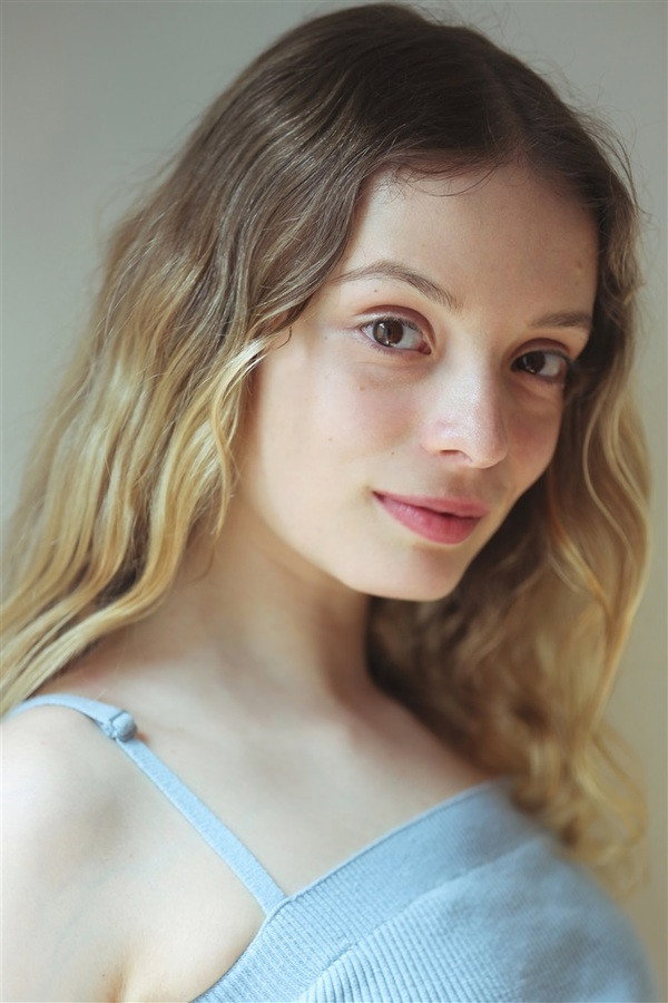 Lisa Delamar as Diane in Influencers