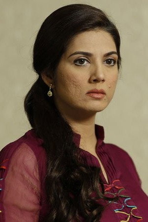 Savera Nadeem as Sara Aapi in Sara Aapi