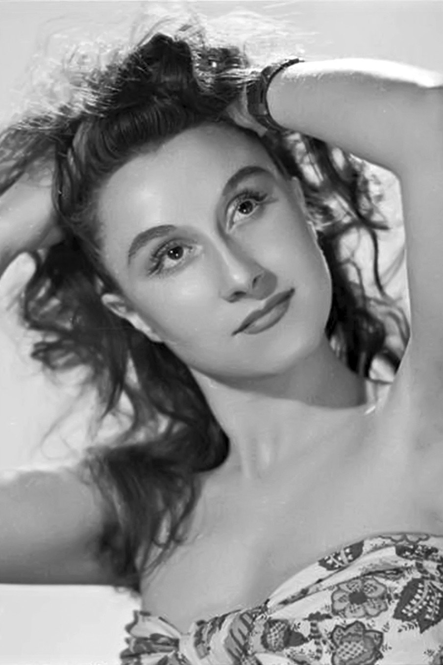 Anne Caprile as Marie Walewska in The camera explores time
