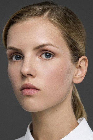 Софья Озерова as Vera in Text. Reality