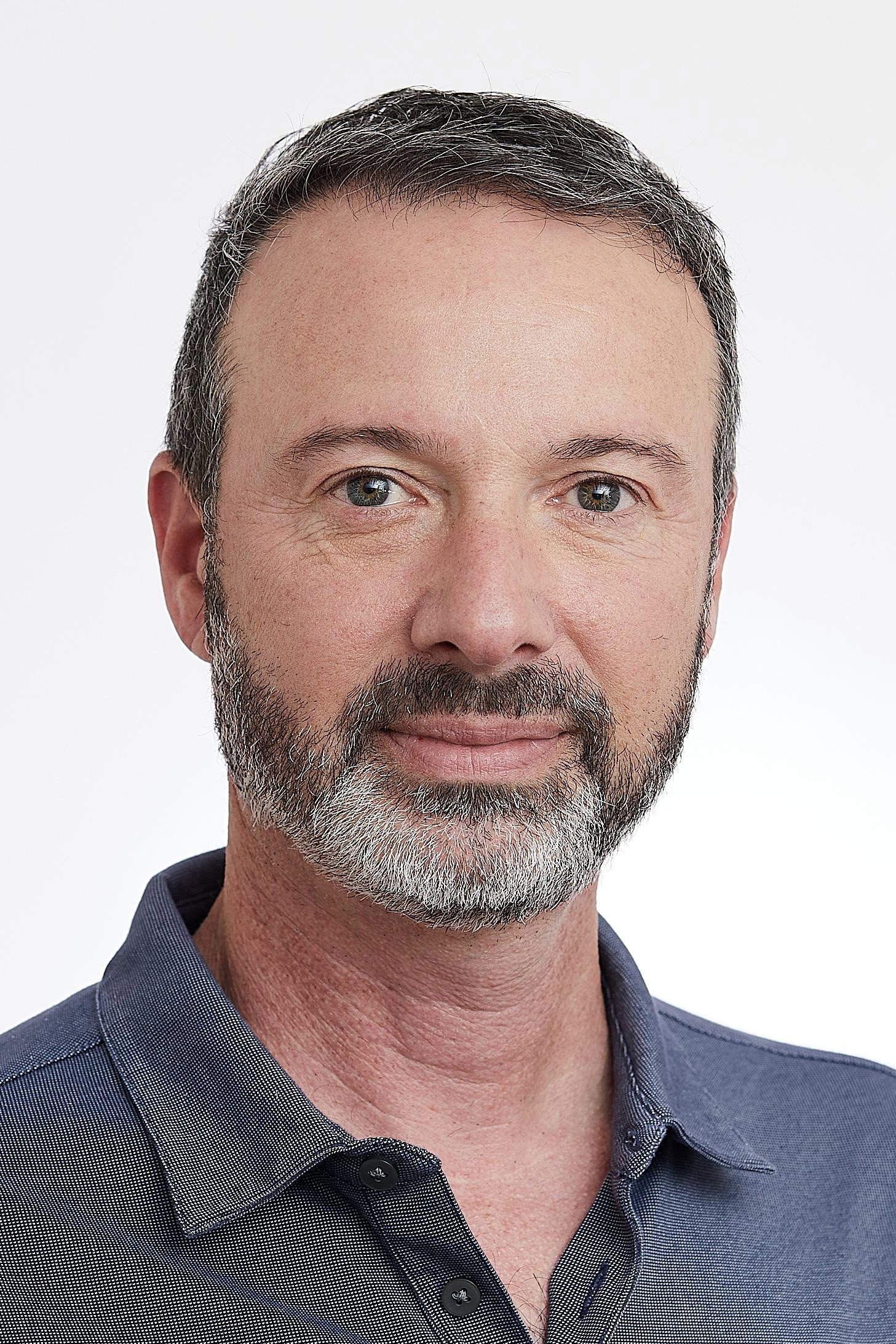 Eric Fogel as Ray (voice) in The Head
